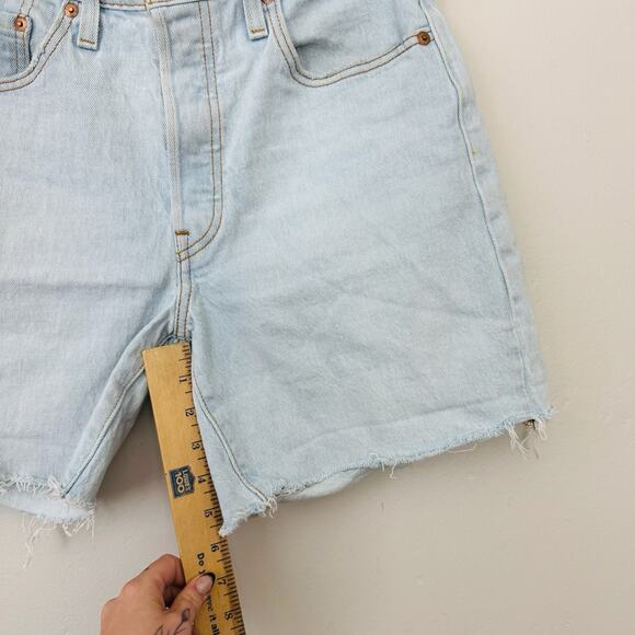Levi’s Light Wash High Rise Cutoff Shorts Women’s Size 28 - Picture 4 of 10